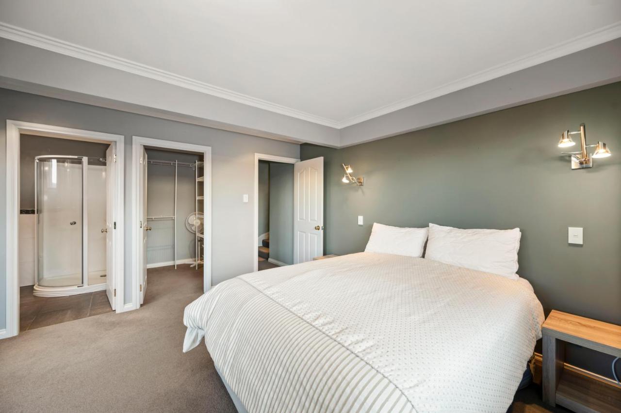 Taupo Escape - Rainbow Point Holiday Home エクステリア 写真