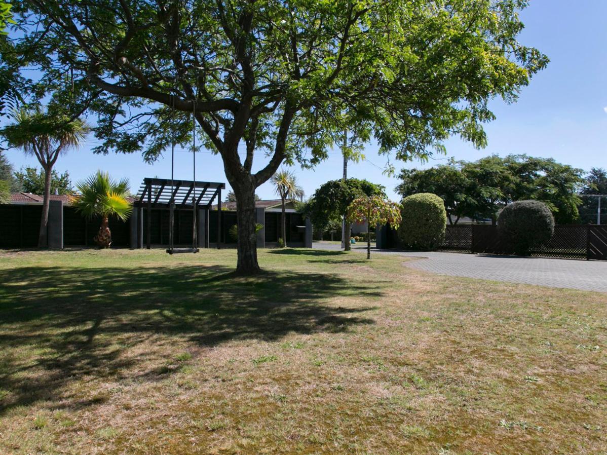 Taupo Escape - Rainbow Point Holiday Home エクステリア 写真